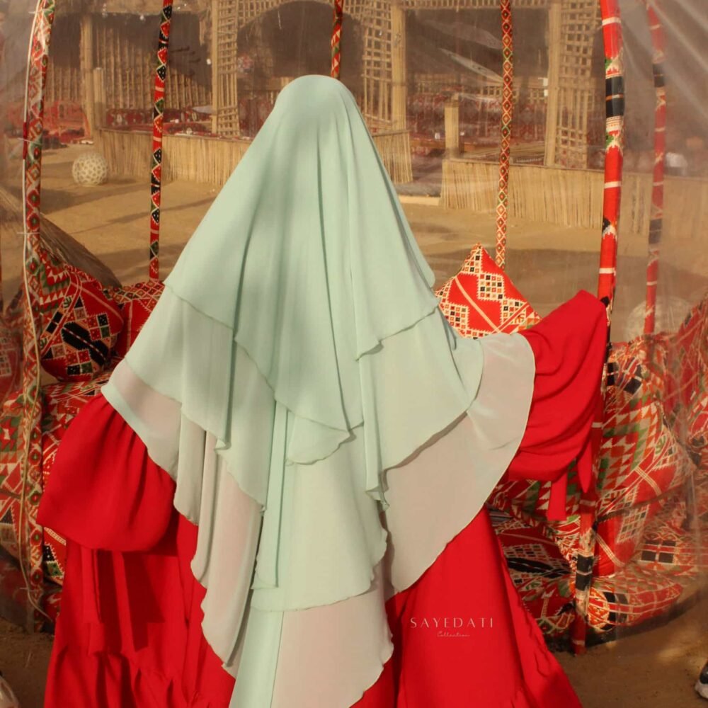 Robe abaya de mariée pour femme musulmanes, robe de princesse femme voilées avec manches bouffantes à bretelles et coupe extra large, portée avec un hijab façon khimar 3 voiles.